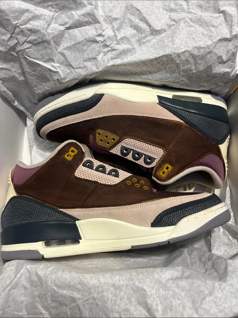 Jordan Low-Top Sneakers in Brown, Beige & Maroon